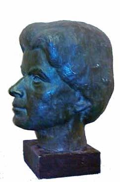 Saara Kivirannan pronssinen muotokuva